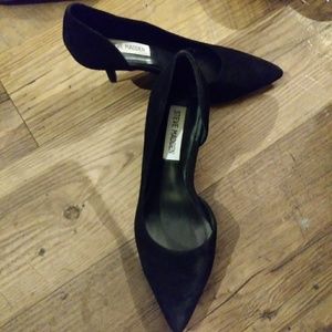 Steve Madden Shoes - Steve Madden Black Suede Pointed Toe Heels EUC Steve Madden Shoes - Steve Madden Black Suede Pointed Toe Heels EUC